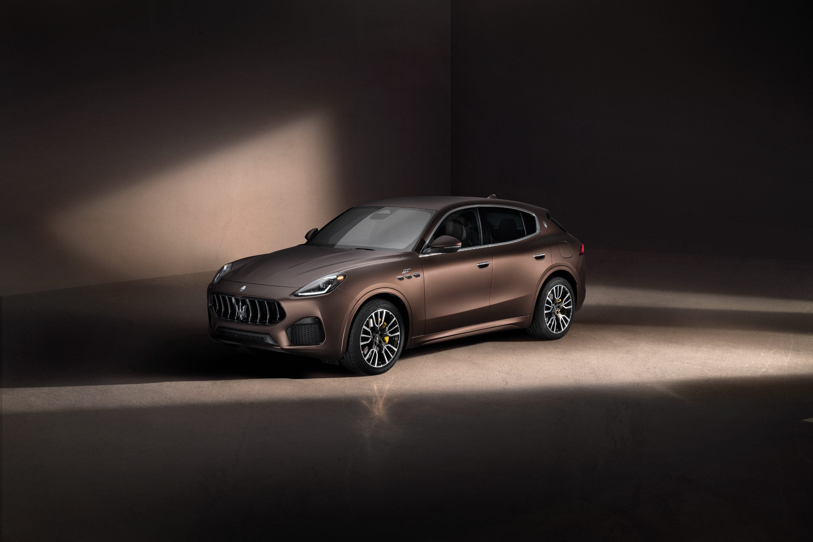 玛莎拉蒂发布全新SUV Grecale