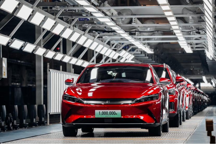 【新闻稿】面对售价五连降的特斯拉Model 3，为什么只有比亚迪汉EV敢硬刚？(1)270.png