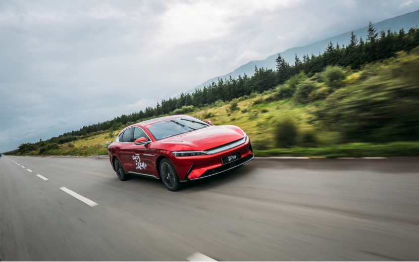 【新闻稿】面对售价五连降的特斯拉Model 3，为什么只有比亚迪汉EV敢硬刚？(1)425.png